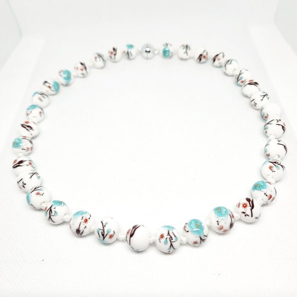 Blue flower Japanese style beaded & knotted necklace w/magnetic silvertone clasp - Picture 1 of 5